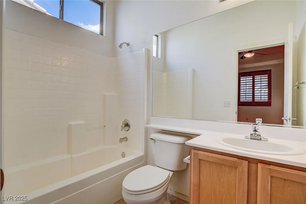 7463 Majestic Bay, Las Vegas, NV 89131