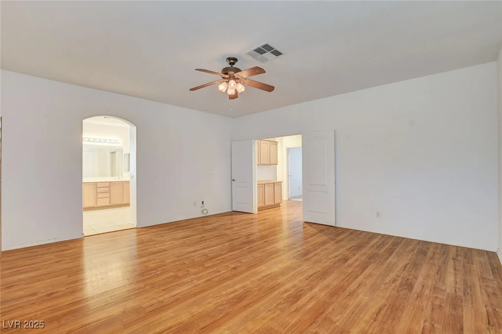 7463 Majestic Bay, Las Vegas, NV 89131