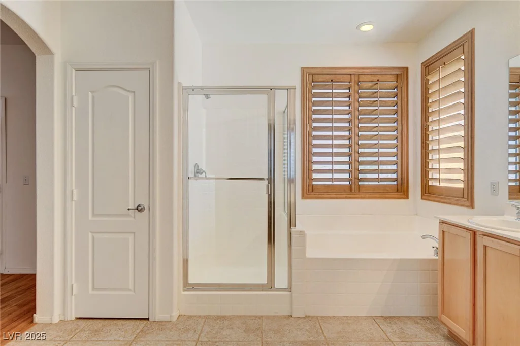 7463 Majestic Bay, Las Vegas, NV 89131