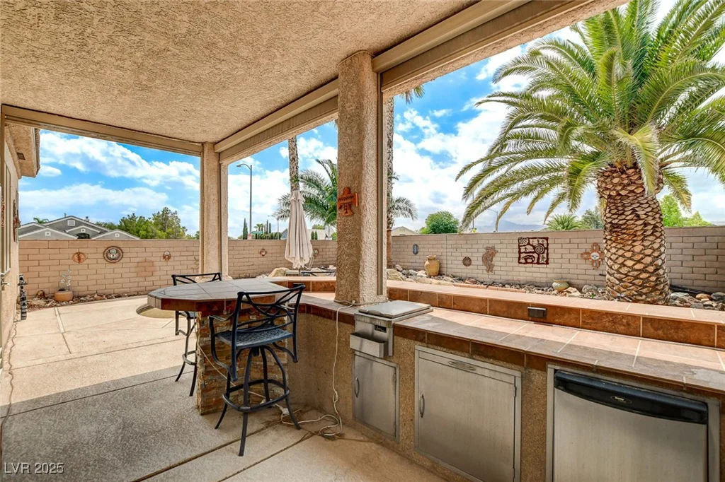 7463 Majestic Bay, Las Vegas, NV 89131