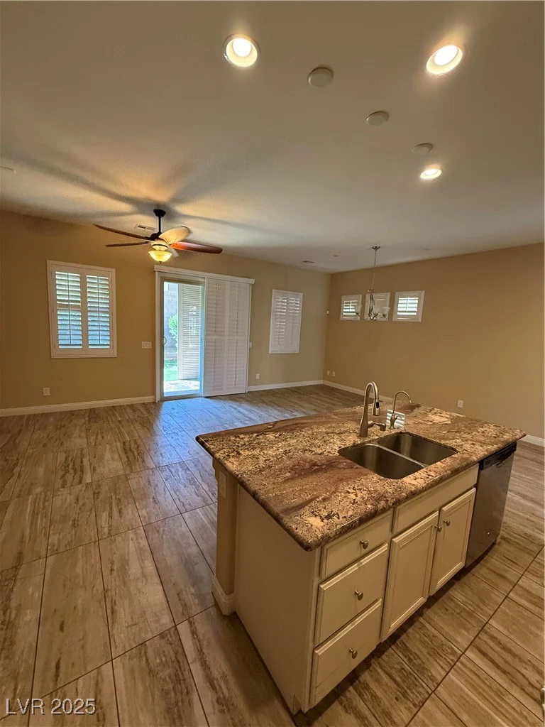 81 Einstein Ridge, Las Vegas, NV 89183