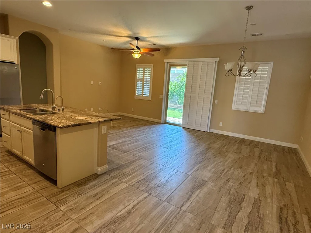 81 Einstein Ridge, Las Vegas, NV 89183