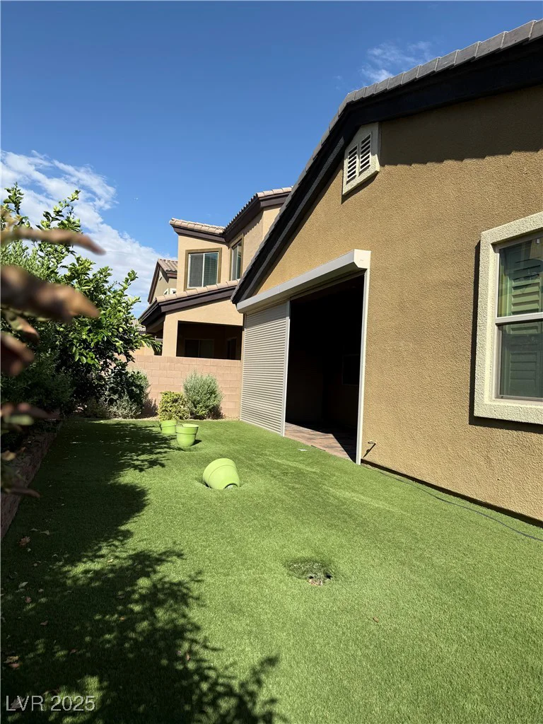 81 Einstein Ridge, Las Vegas, NV 89183