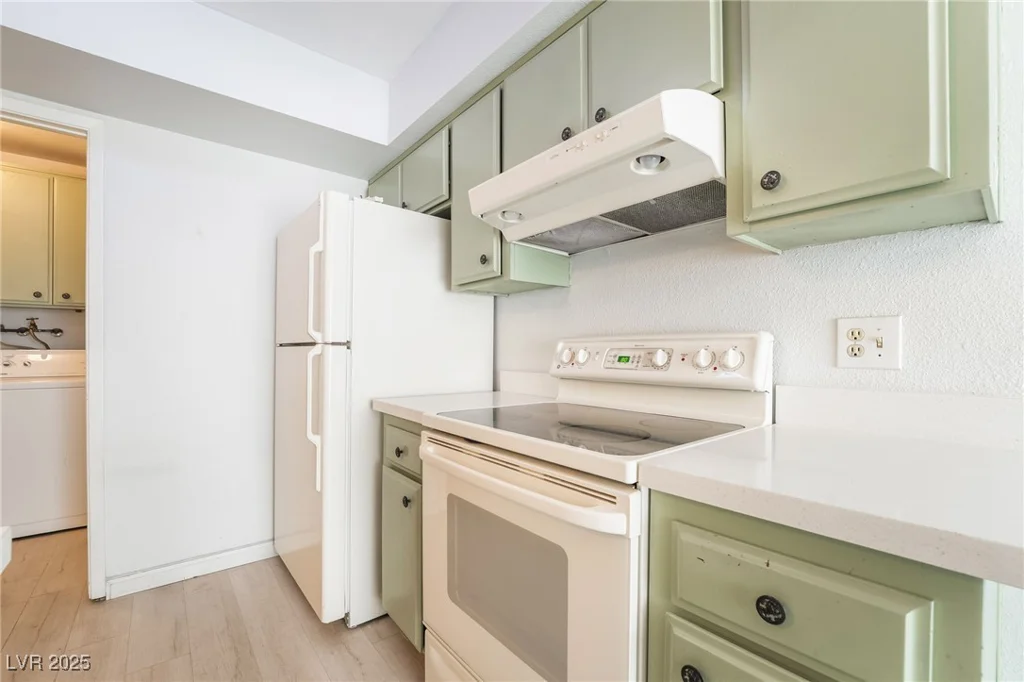 3141 Pinehurst, Las Vegas, NV 89109