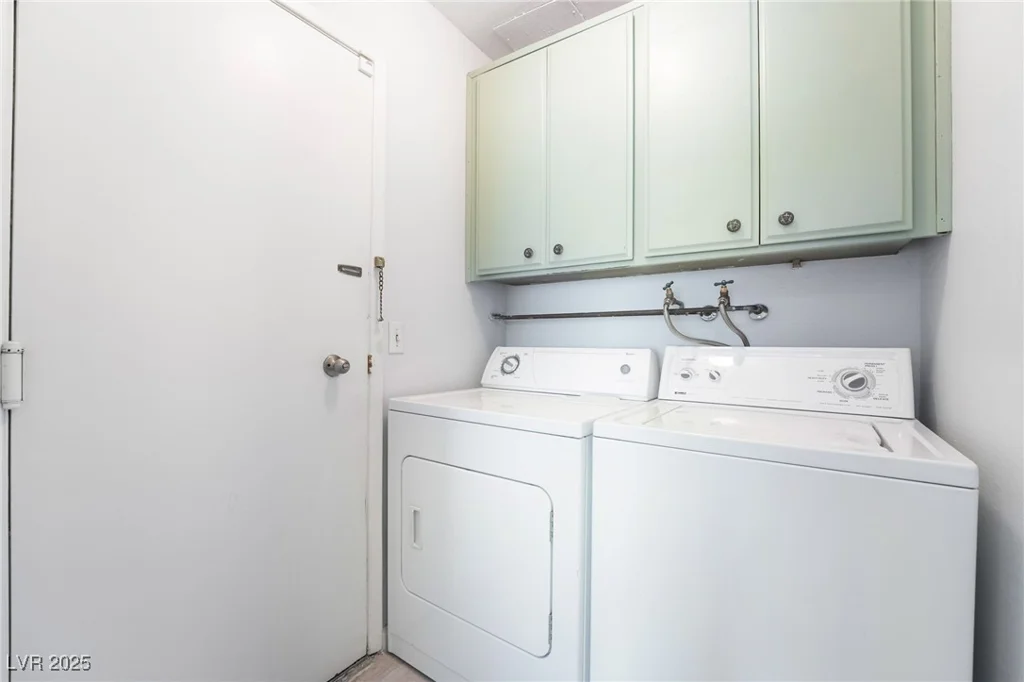 3141 Pinehurst, Las Vegas, NV 89109