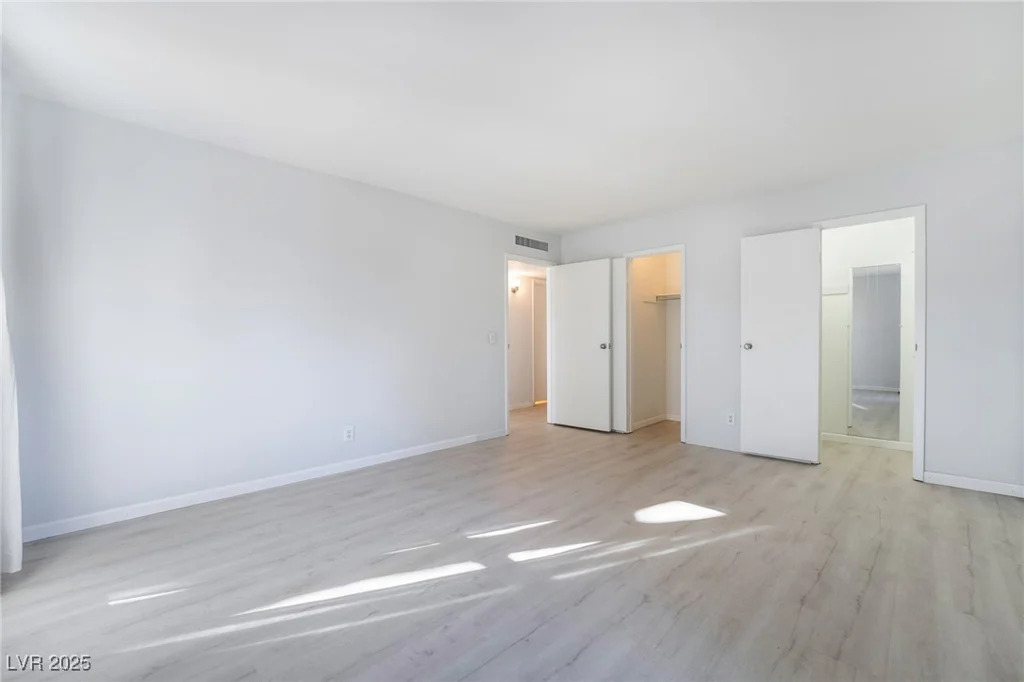 3141 Pinehurst, Las Vegas, NV 89109