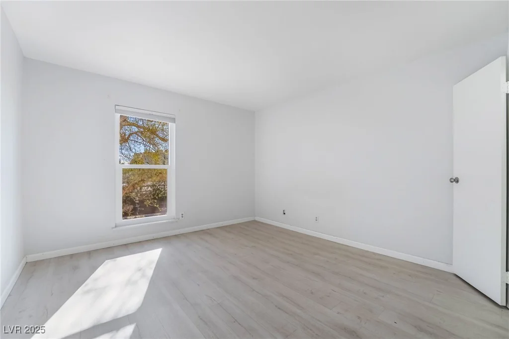 3141 Pinehurst, Las Vegas, NV 89109