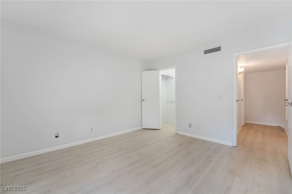 3141 Pinehurst, Las Vegas, NV 89109