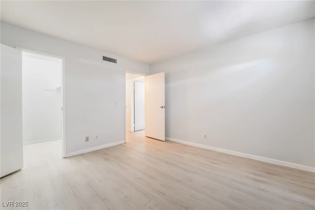 3141 Pinehurst, Las Vegas, NV 89109