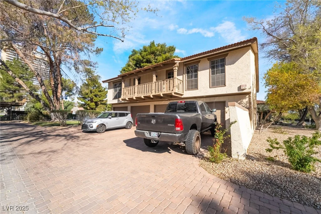 3141 Pinehurst, Las Vegas, NV 89109