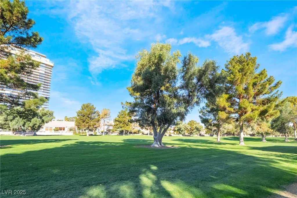 3141 Pinehurst, Las Vegas, NV 89109