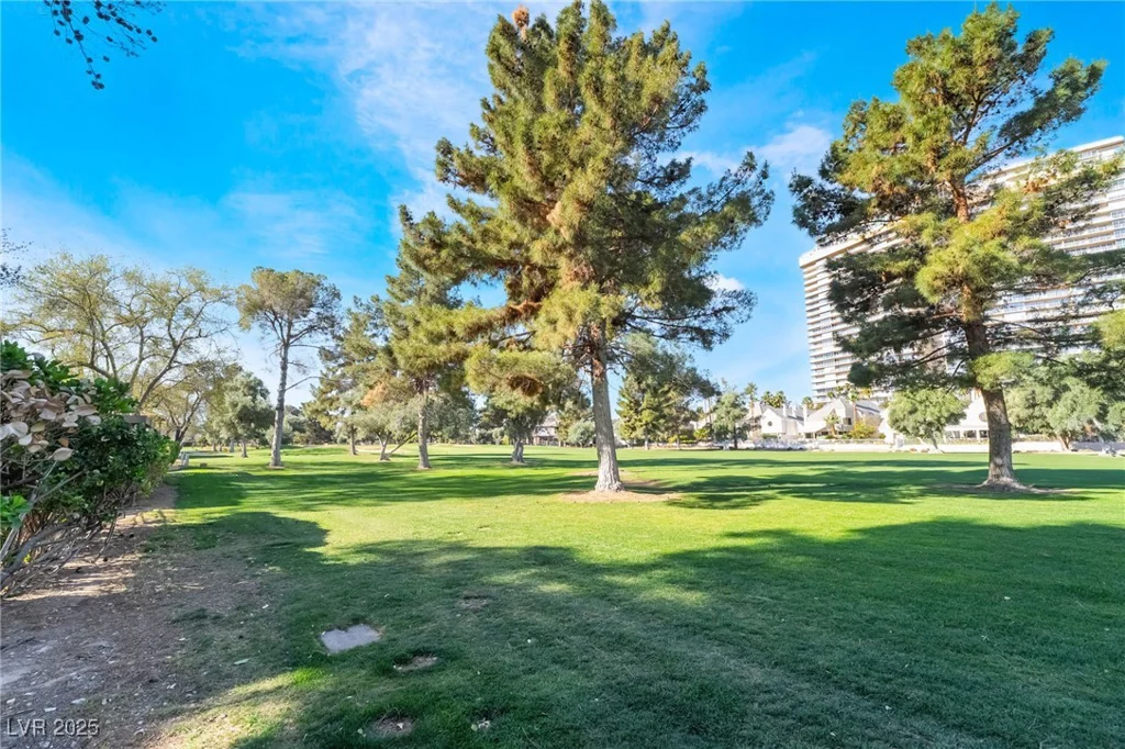3141 Pinehurst, Las Vegas, NV 89109