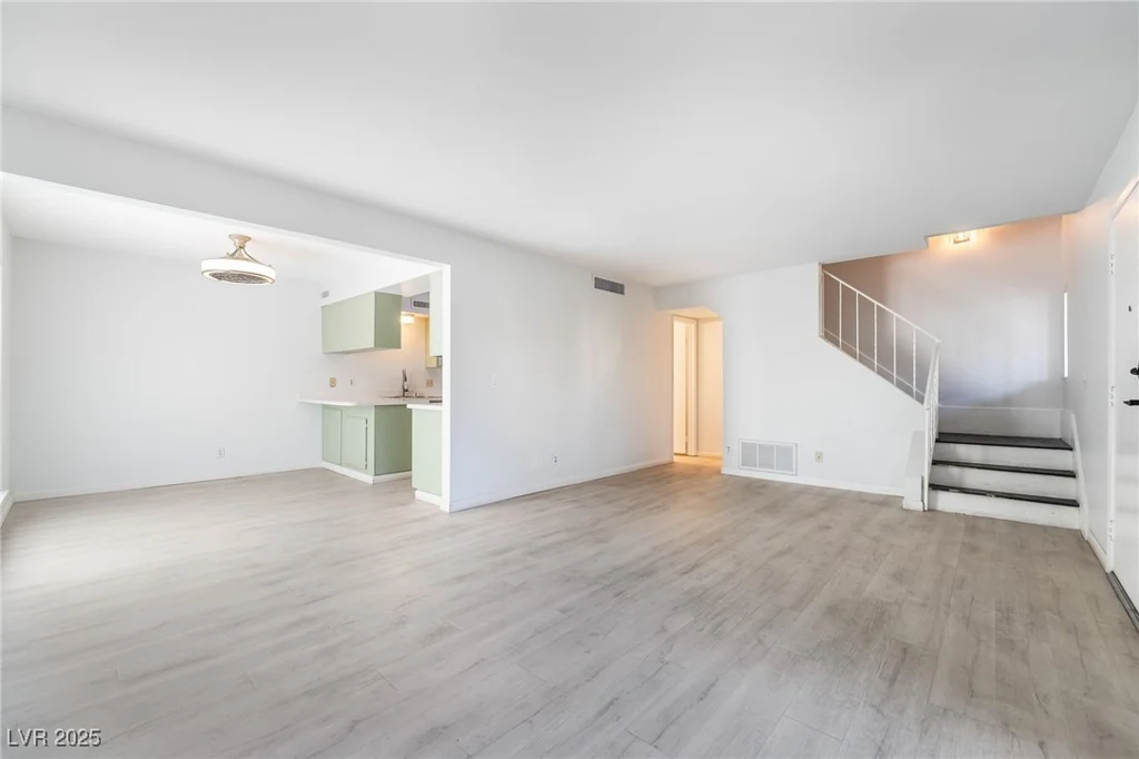 3141 Pinehurst, Las Vegas, NV 89109