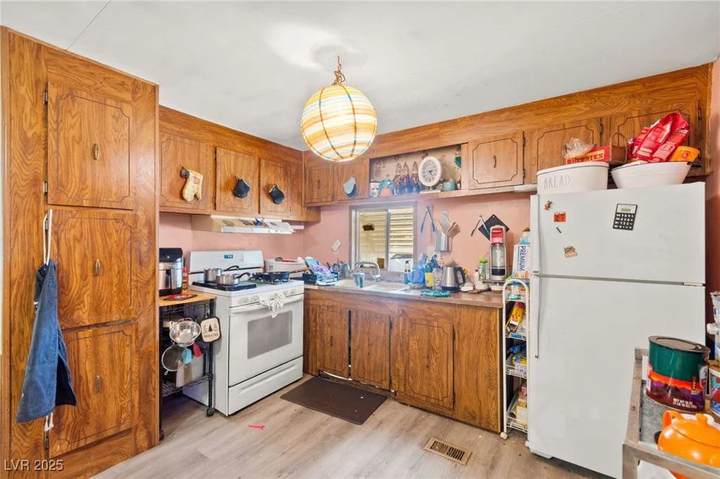 3772 Kolanut, Las Vegas, NV 89115
