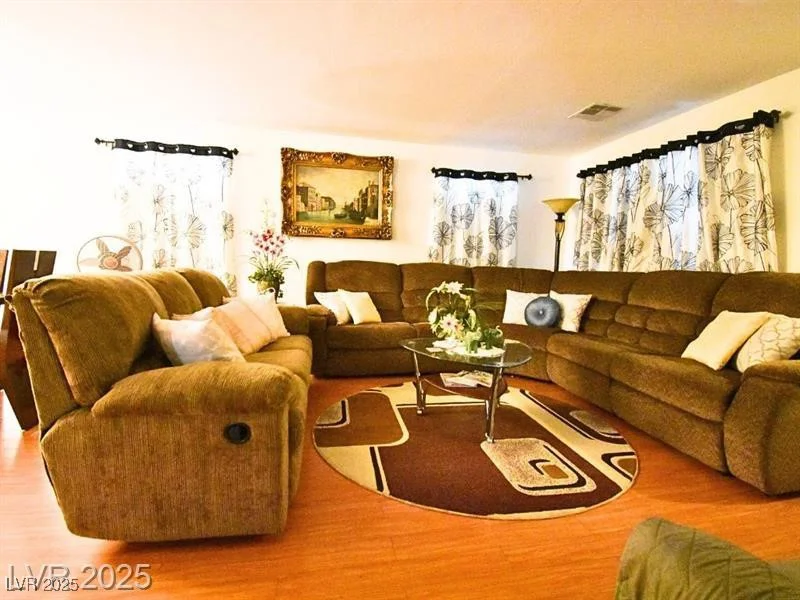314 Hopedale, North Las Vegas, NV 89032