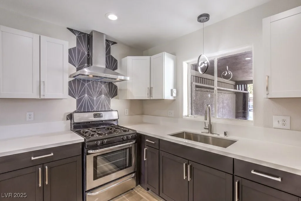 816 Bonita, Las Vegas, NV 89104