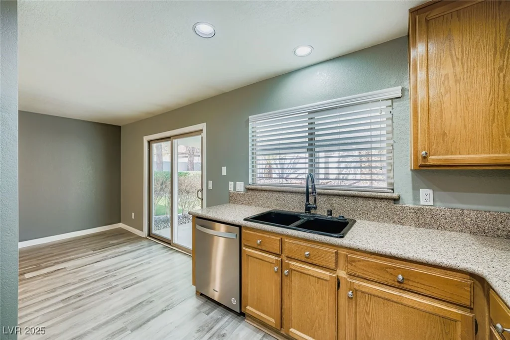 8305 Gresham, Las Vegas, NV 89123