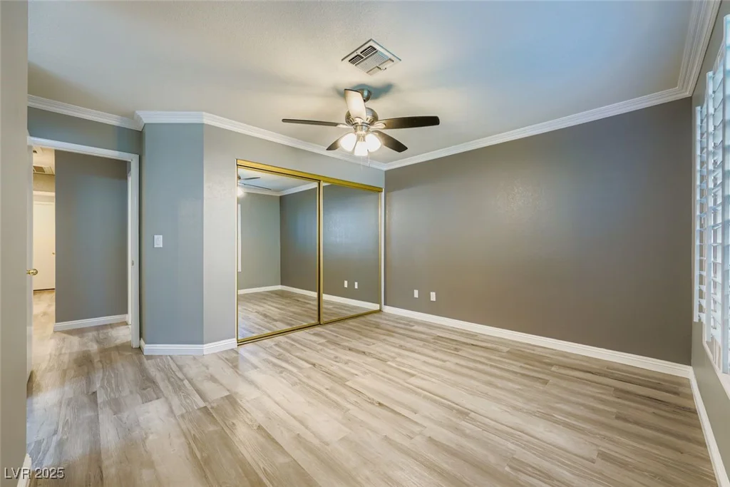 8305 Gresham, Las Vegas, NV 89123