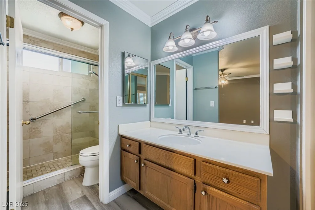 8305 Gresham, Las Vegas, NV 89123