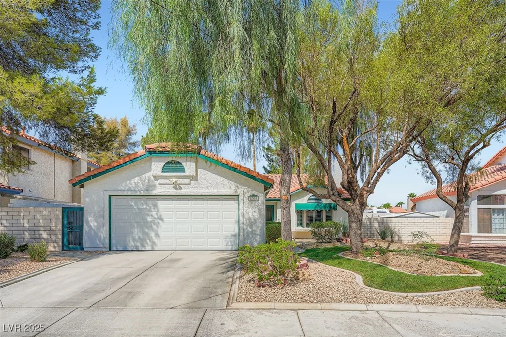 8305 Gresham, Las Vegas, NV 89123