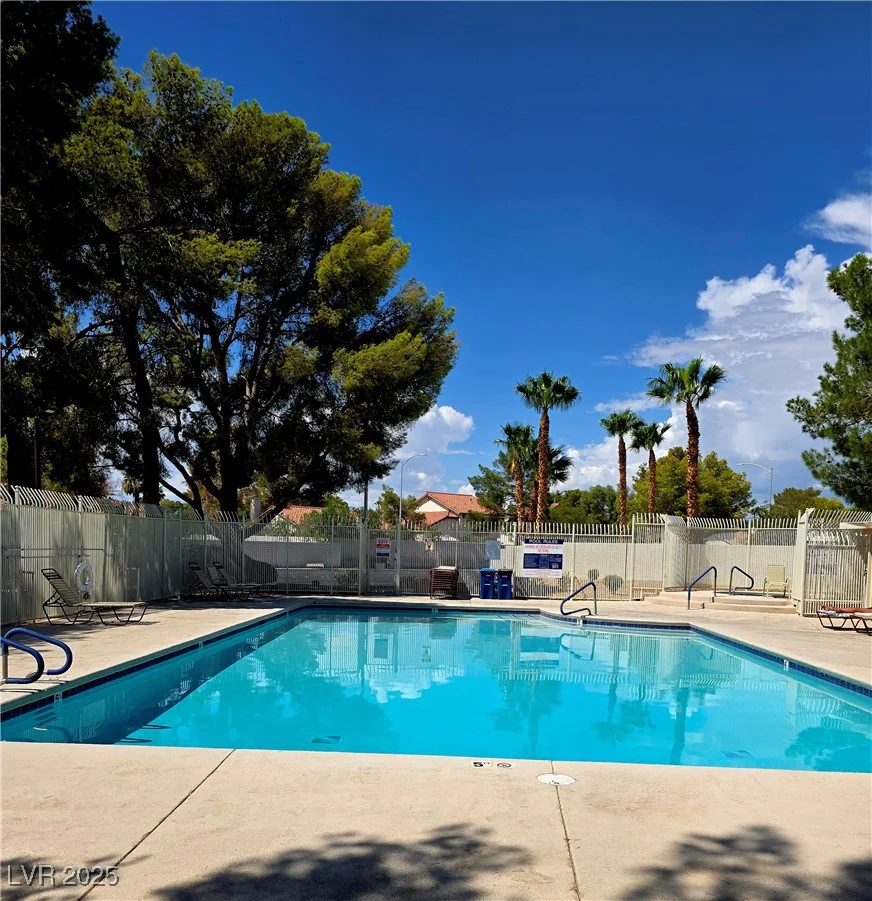 8305 Gresham, Las Vegas, NV 89123