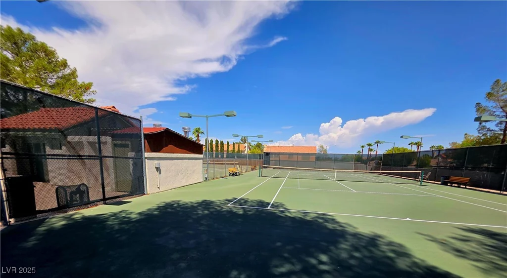 8305 Gresham, Las Vegas, NV 89123