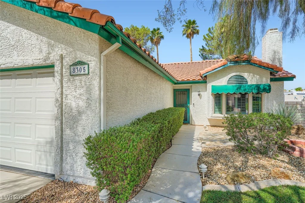 8305 Gresham, Las Vegas, NV 89123