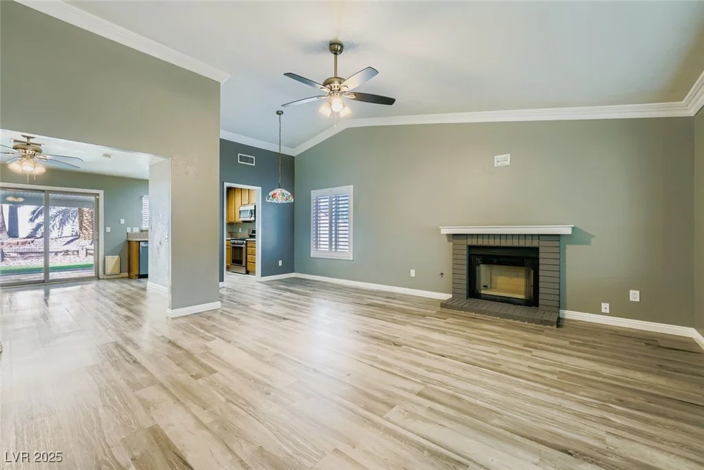 8305 Gresham, Las Vegas, NV 89123