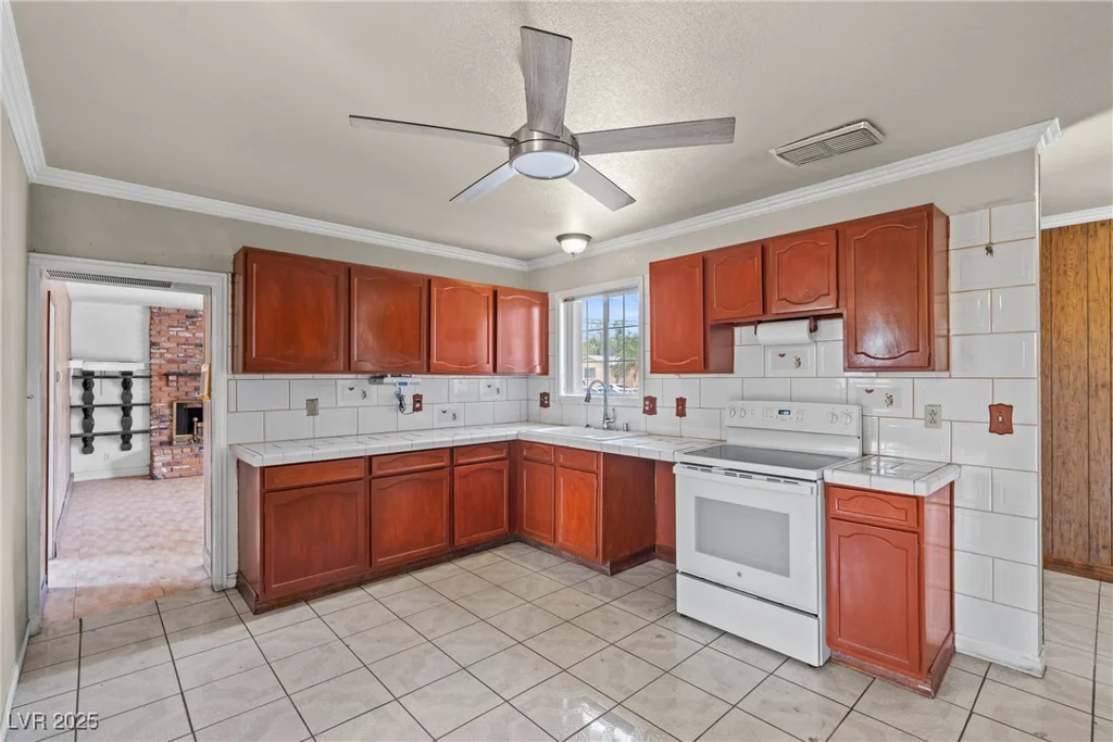 4405 Hanford, Las Vegas, NV 89107