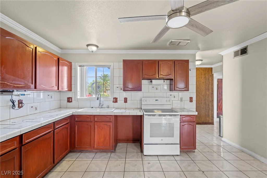 4405 Hanford, Las Vegas, NV 89107
