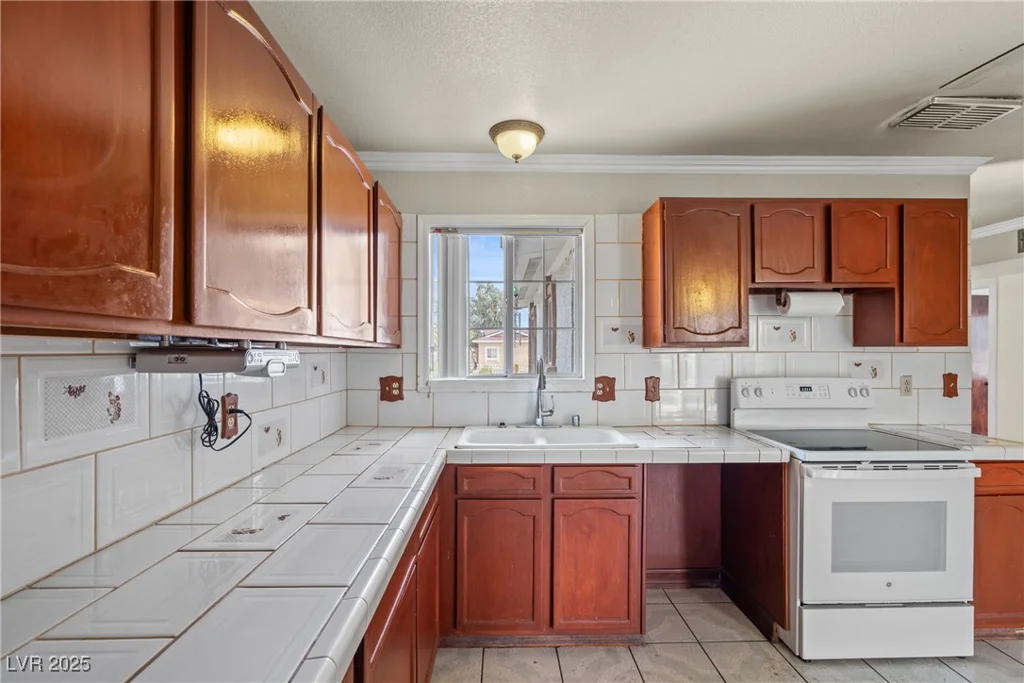 4405 Hanford, Las Vegas, NV 89107