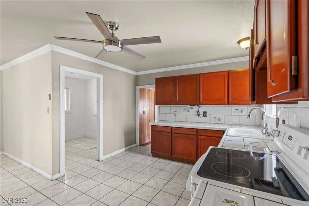 4405 Hanford, Las Vegas, NV 89107