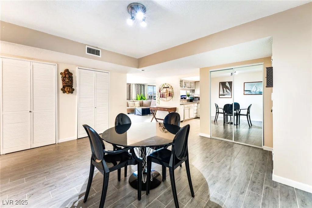 750 Royal Crest, Las Vegas, NV 89169