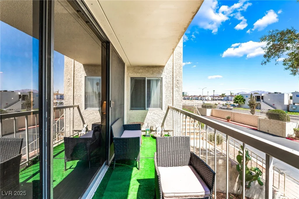 750 Royal Crest, Las Vegas, NV 89169