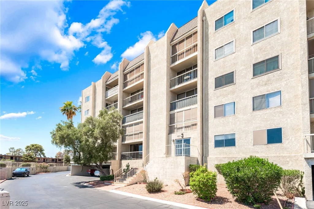 750 Royal Crest, Las Vegas, NV 89169