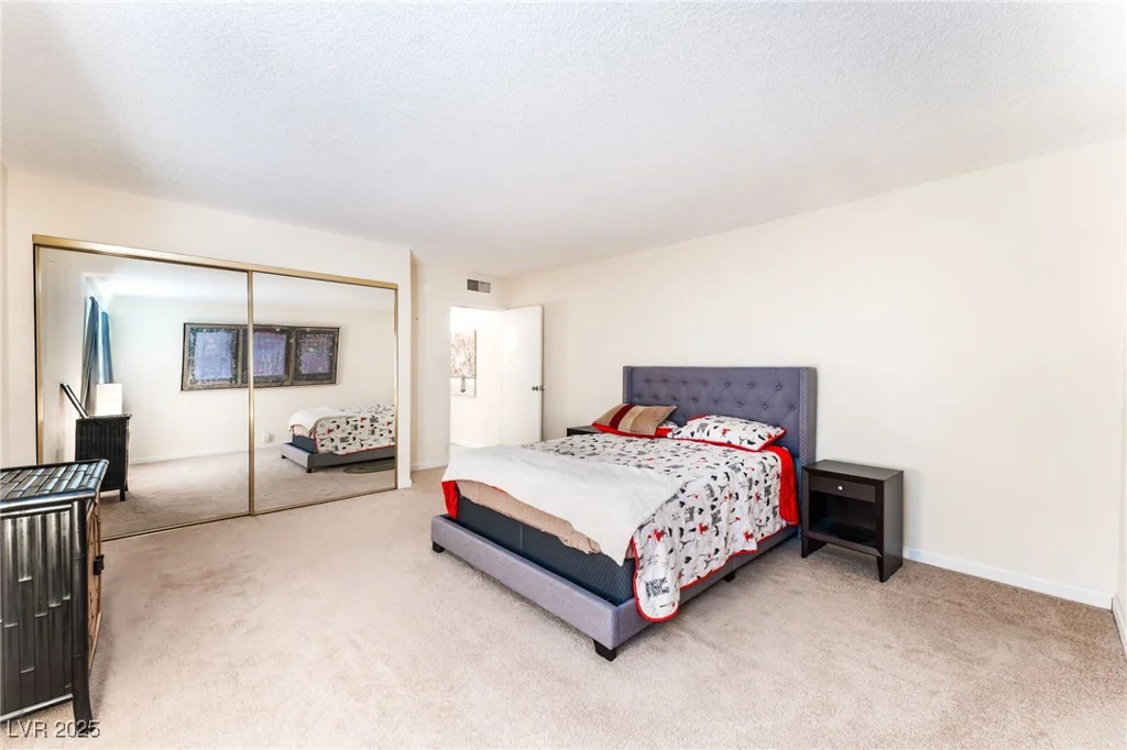 750 Royal Crest, Las Vegas, NV 89169