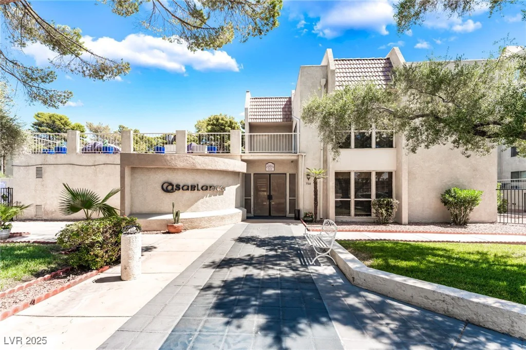 750 Royal Crest, Las Vegas, NV 89169