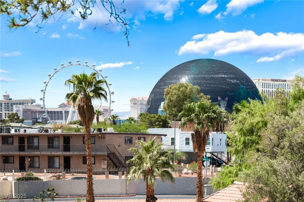 750 Royal Crest, Las Vegas, NV 89169