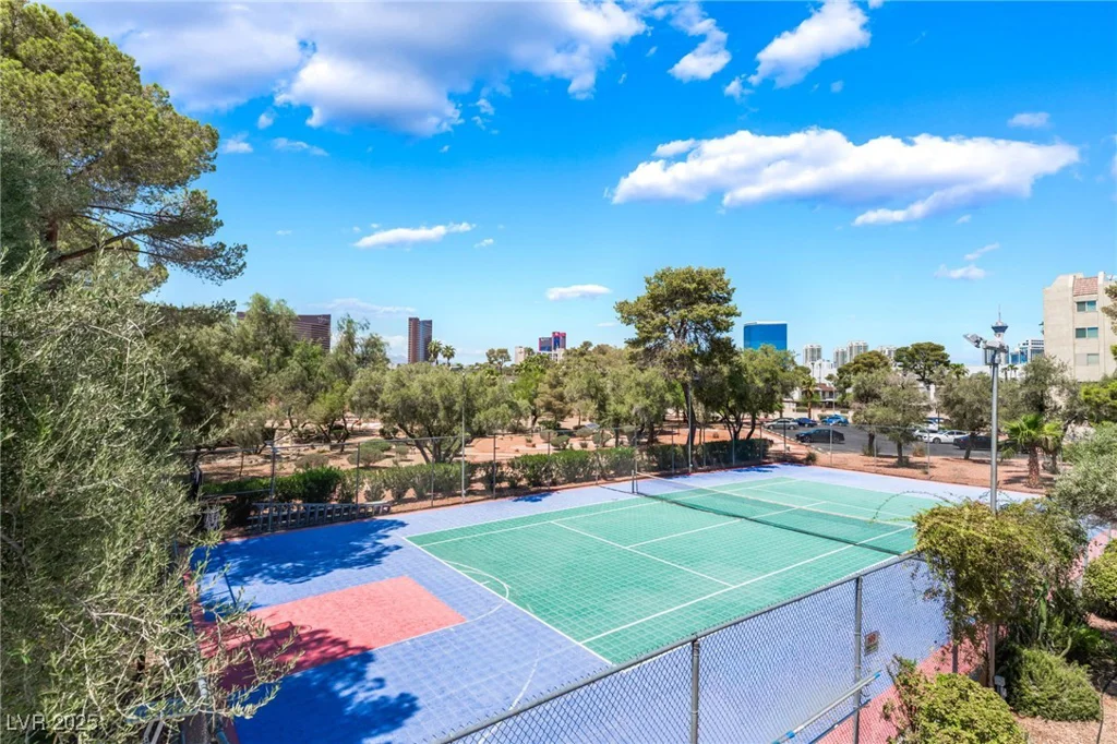 750 Royal Crest, Las Vegas, NV 89169