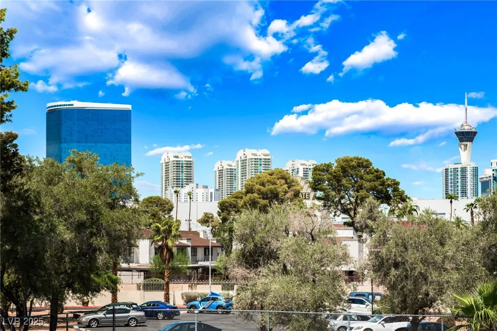 750 Royal Crest, Las Vegas, NV 89169