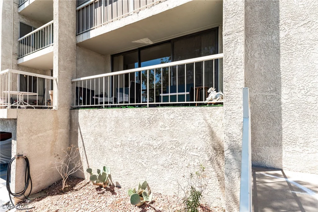 750 Royal Crest, Las Vegas, NV 89169