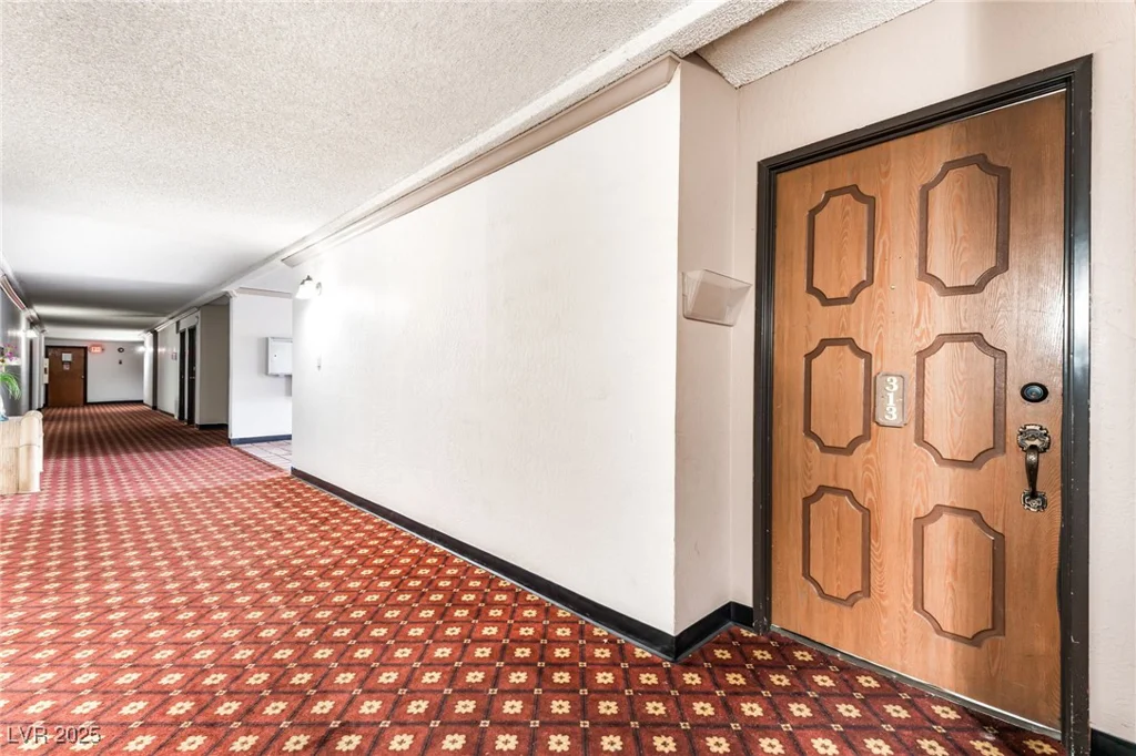 750 Royal Crest, Las Vegas, NV 89169