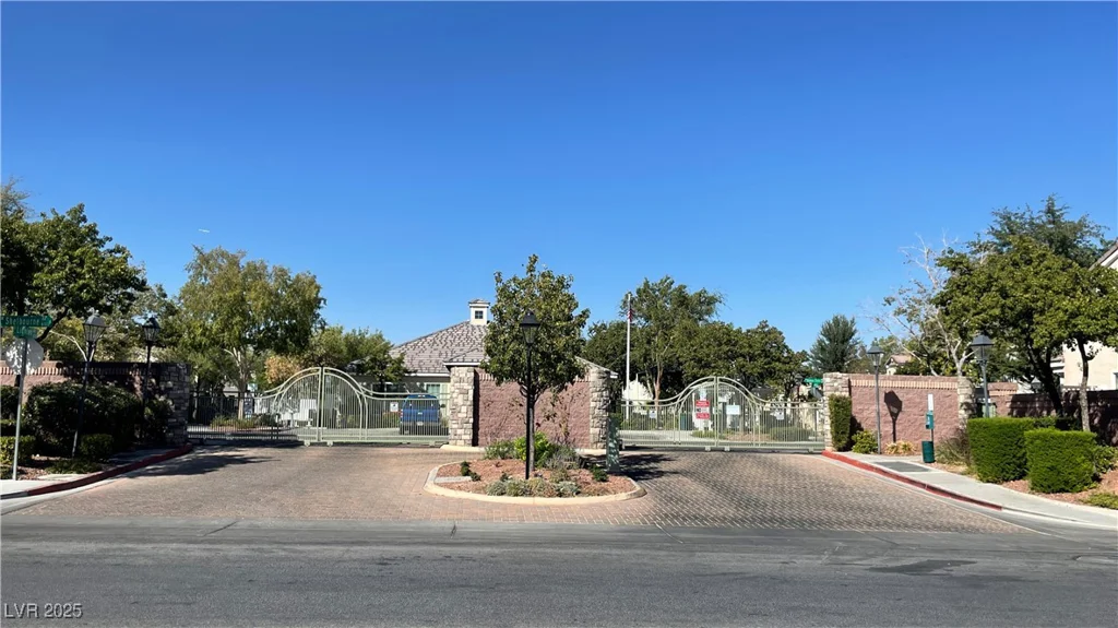 8218 Golden Flowers, Las Vegas, NV 89139