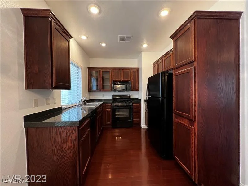 8218 Golden Flowers, Las Vegas, NV 89139