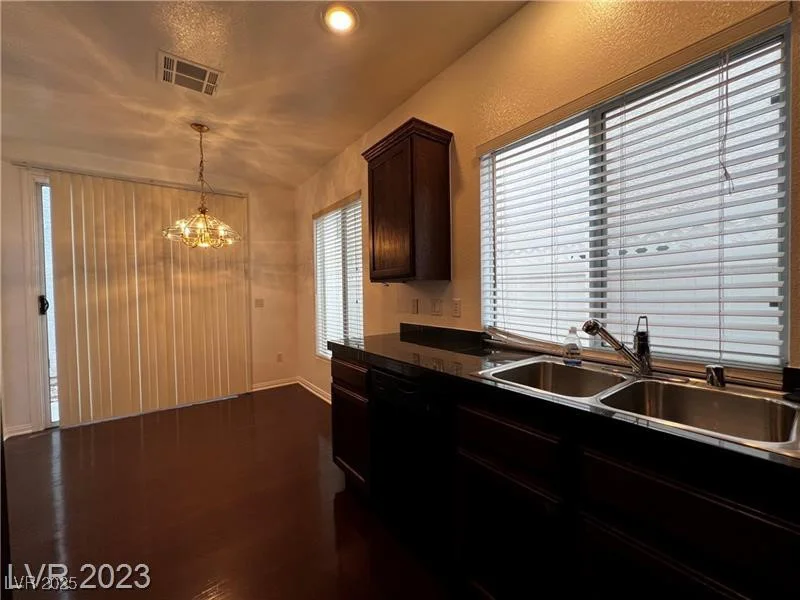 8218 Golden Flowers, Las Vegas, NV 89139