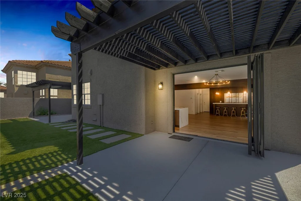 9516 Grand Canal, Las Vegas, NV 89117