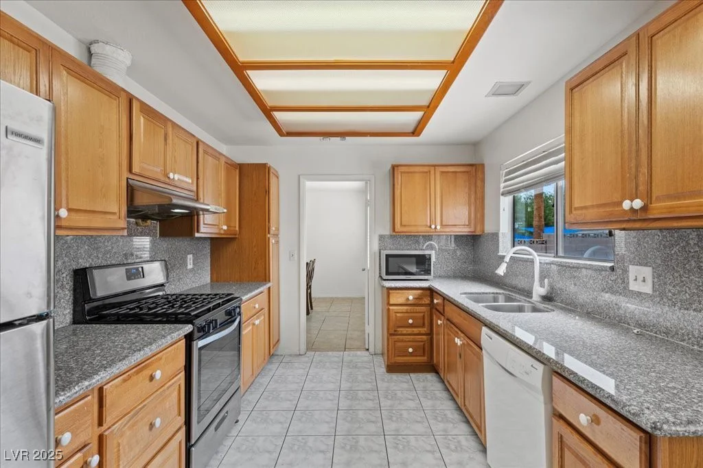 7691 Hernando, Las Vegas, NV 89147