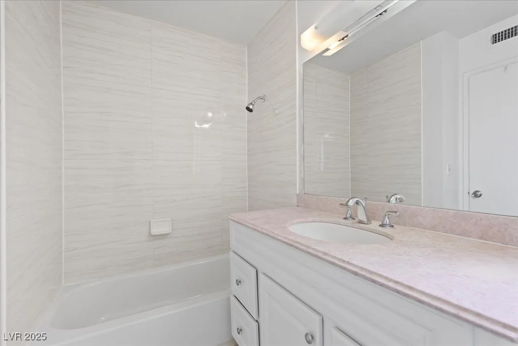 7691 Hernando, Las Vegas, NV 89147