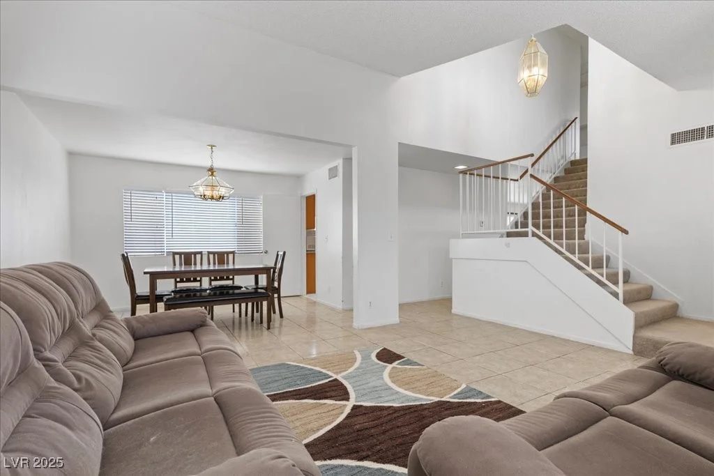 7691 Hernando, Las Vegas, NV 89147