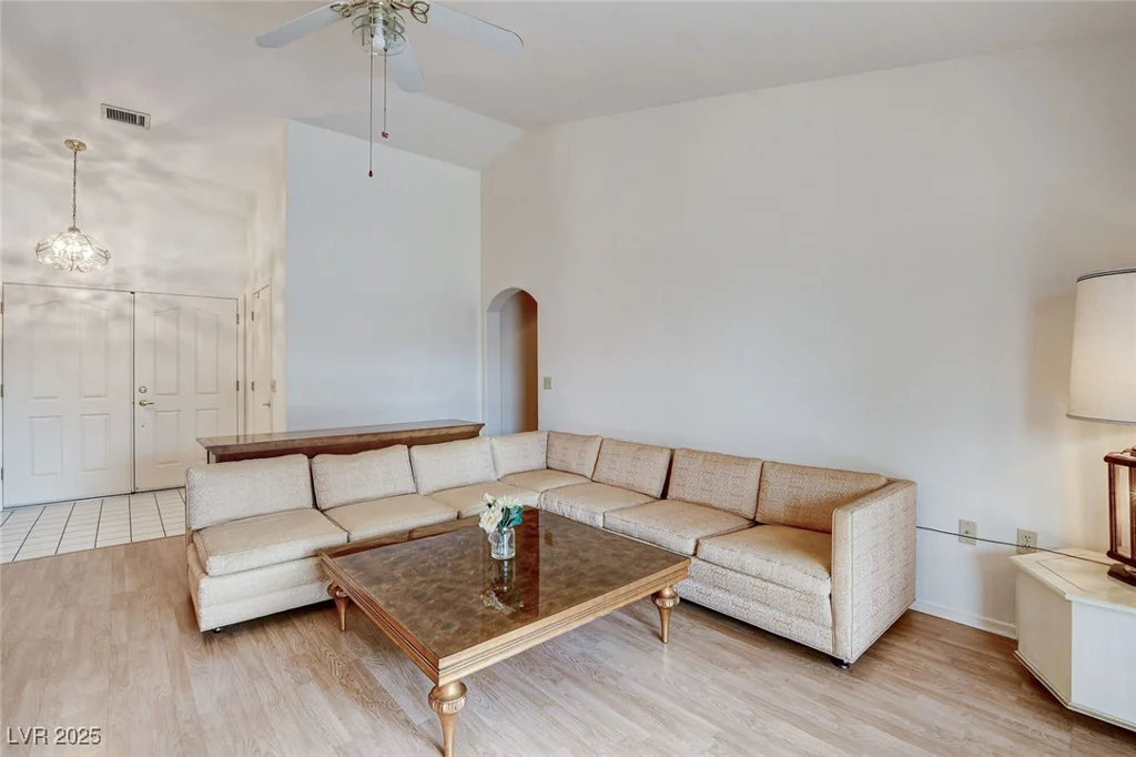 8901 Villa Ridge, Las Vegas, NV 89134